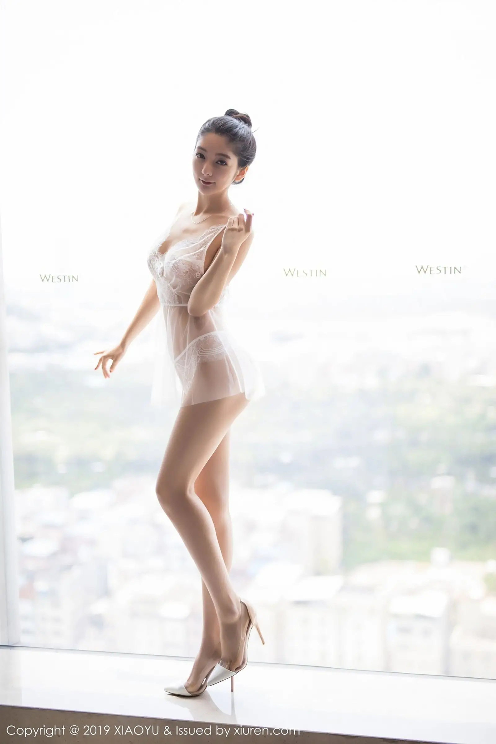 性感写真真人集[顶通]韩漫全集-现代薄纱性感与古典韵味旗袍相互碰撞的韵味，一展妩媚柔情无删减无遮挡章节图片 