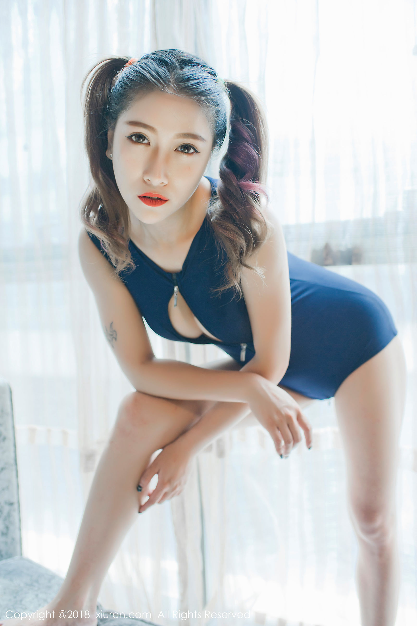 性感写真（真人集）[抖漫]韩漫全集-性感写真（真人集）-御姐范美女杜花花性格开朗，妖娆妩媚性感蓝色开胸比基尼和日系连体泳衣无删减无遮挡章节图片 
